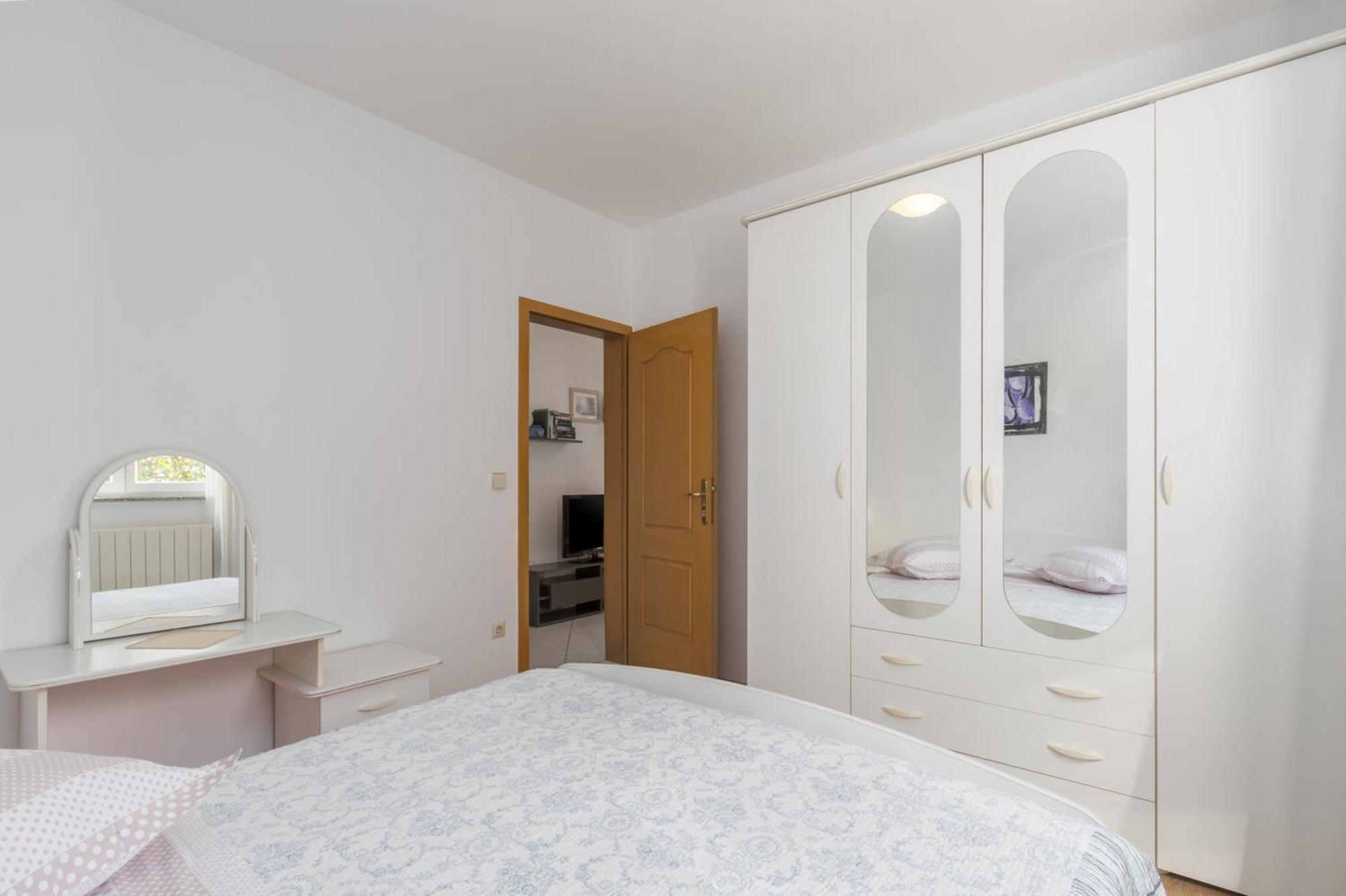 With A Parking Space - 2216 Apartment Poreč
